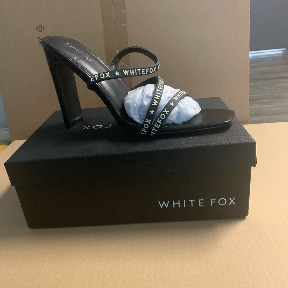 White fox shoe - Picture 4 of 6